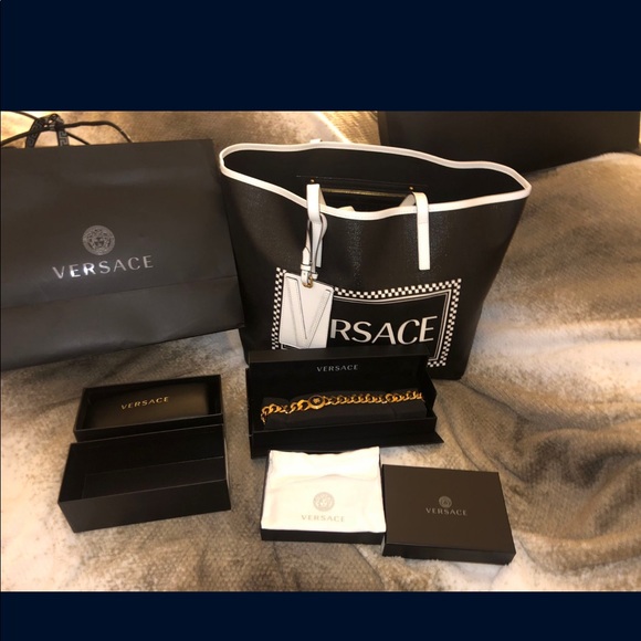 VERSACE EVERYTHING! - Picture 11 of 13